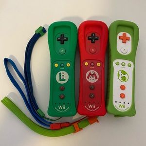 Nintendo Wii U Controllers - Mario Luigi Yoshi